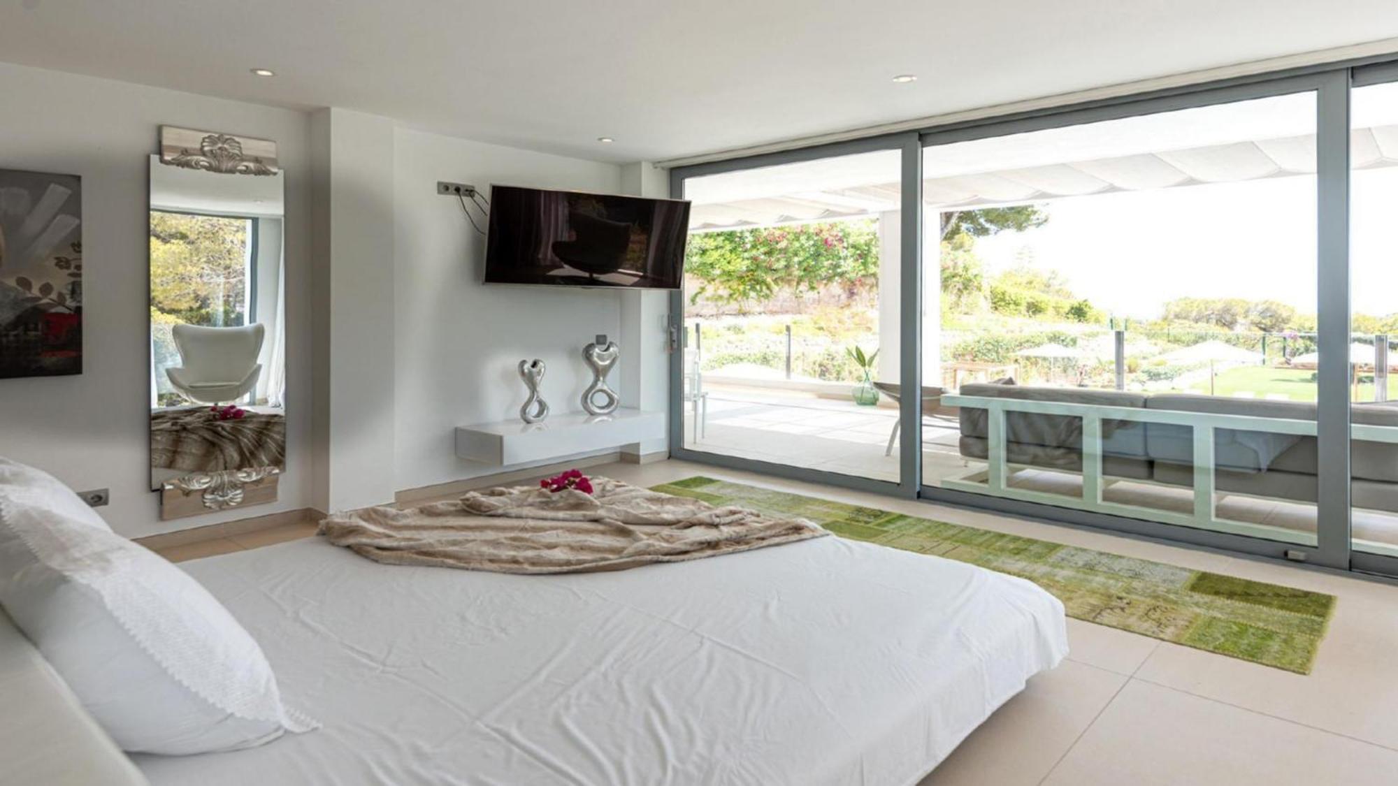 Luxury Mansion, Excellent *