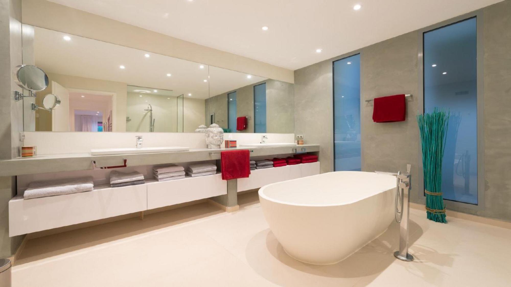 Luxury Mansion, Excellent *